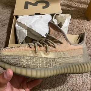 YEEZY BOOST 350 V2. Size 12 M. Brand New w/📦